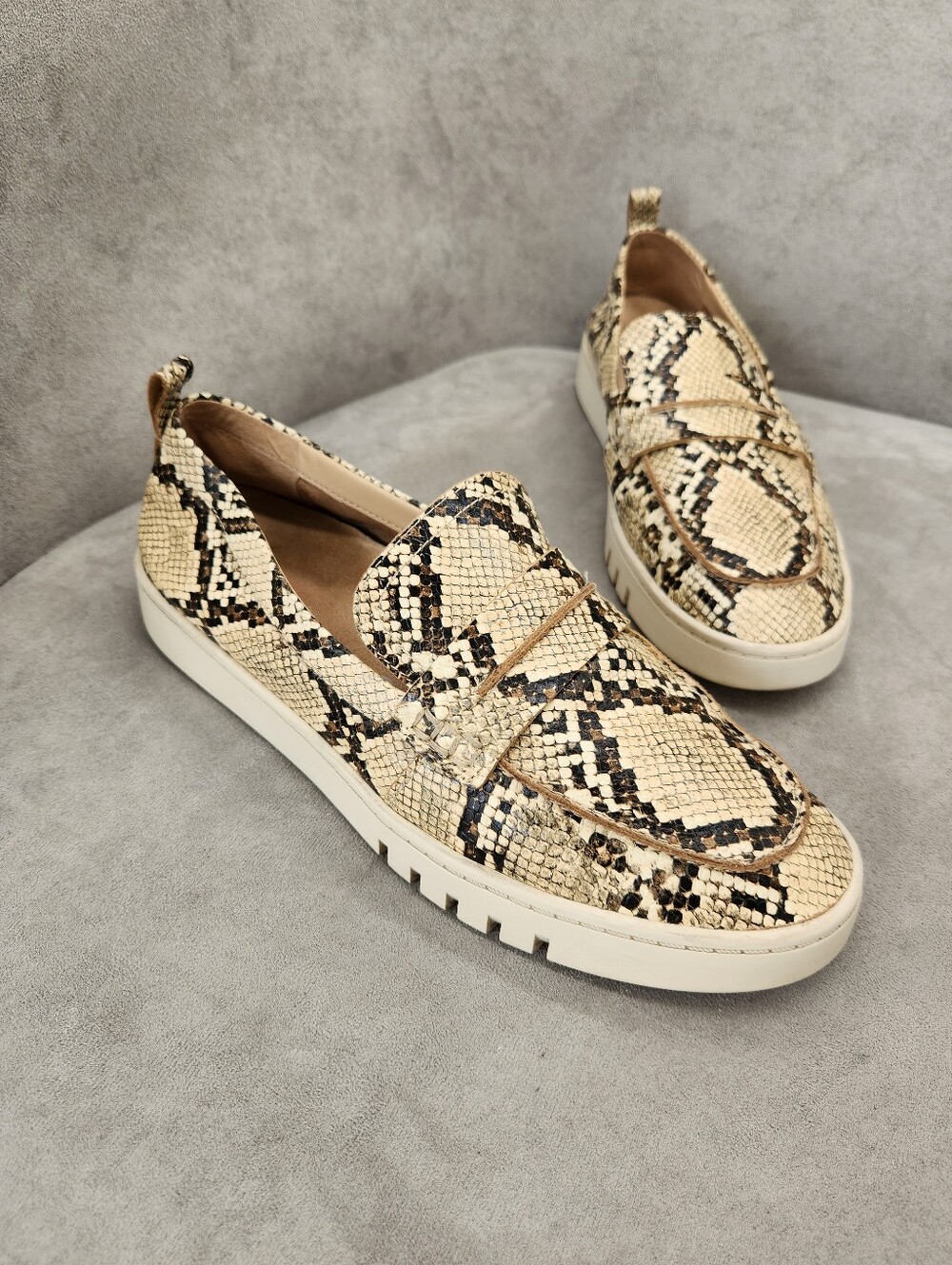 Vionic Penny Loafers 10 Snake Print Ivory Leather Chantel Comfort SlipOn New$140